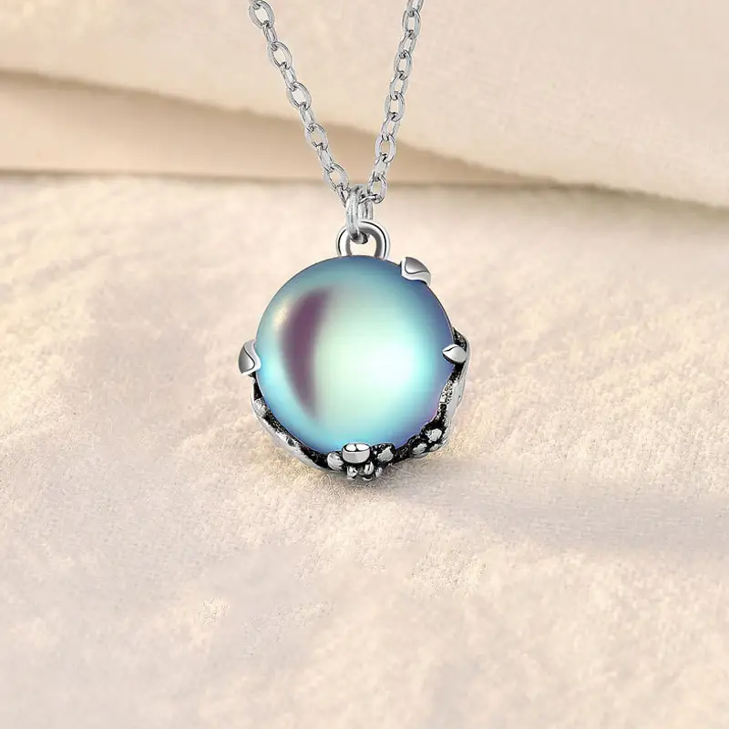 Women's Temperament Fashion Sterling Silver Moonstone Pendant Necklace