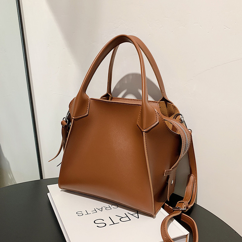 Design On The New Wing Bag Retro Shoulder Bag Female Brown - Shop at LoveMi