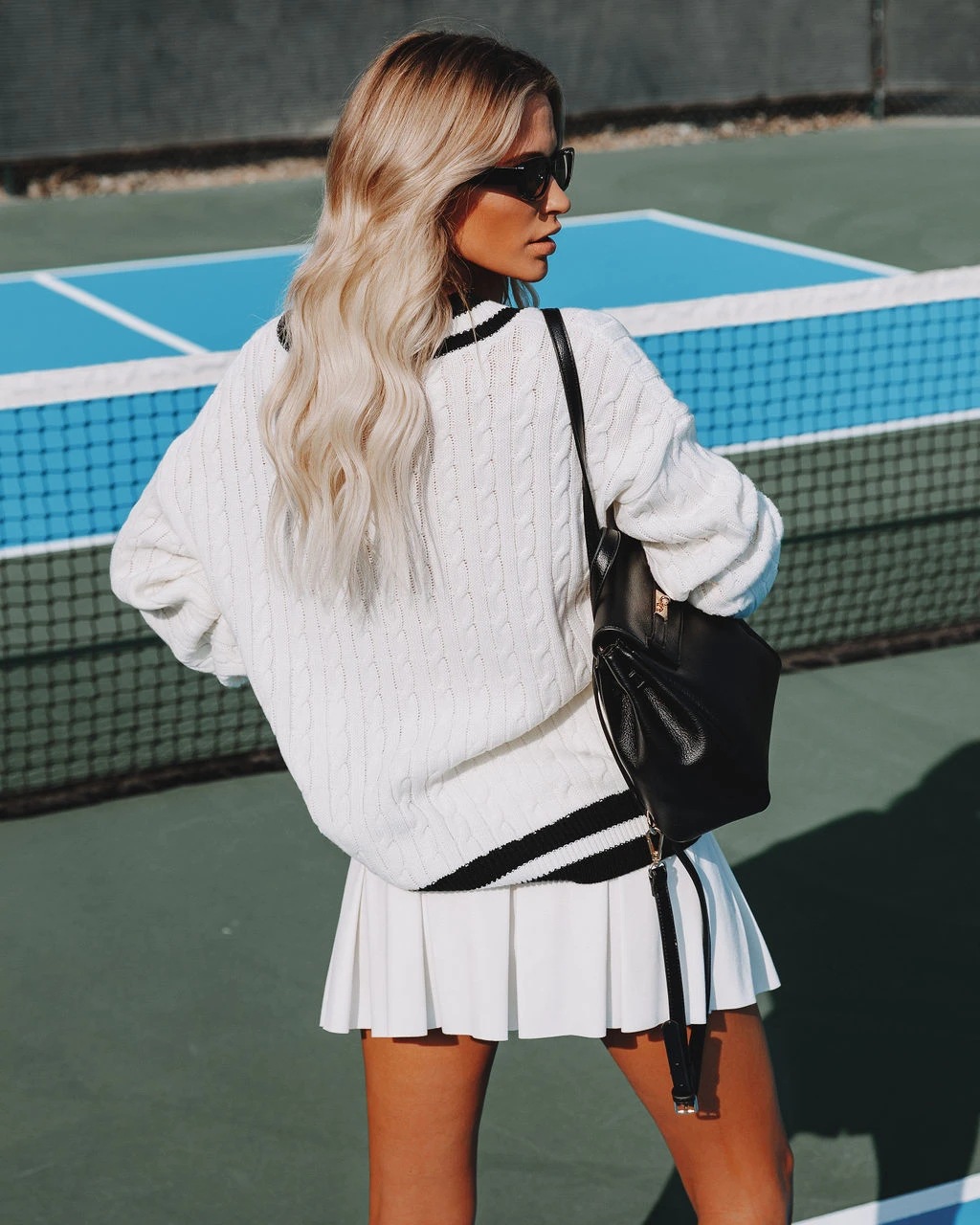 V-neck Black And White Contrast Loose Casual Pullover British Style Sweater