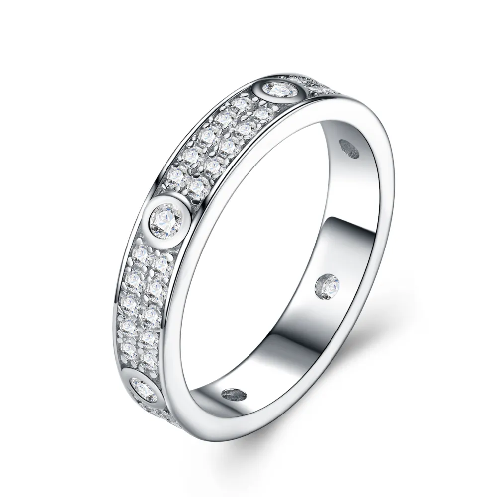 A Luxurious And Fashionable Minimalist Jewelry Ring Featuring Top-quality Moissanite, Made Of S925 Silver Electroplated With Platinum.