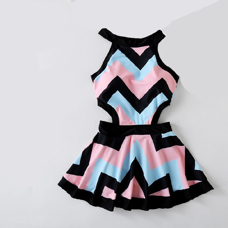 And Blue Striped Steel Support Gathers To Cover The Belly And Show Thin Boxer Hakama