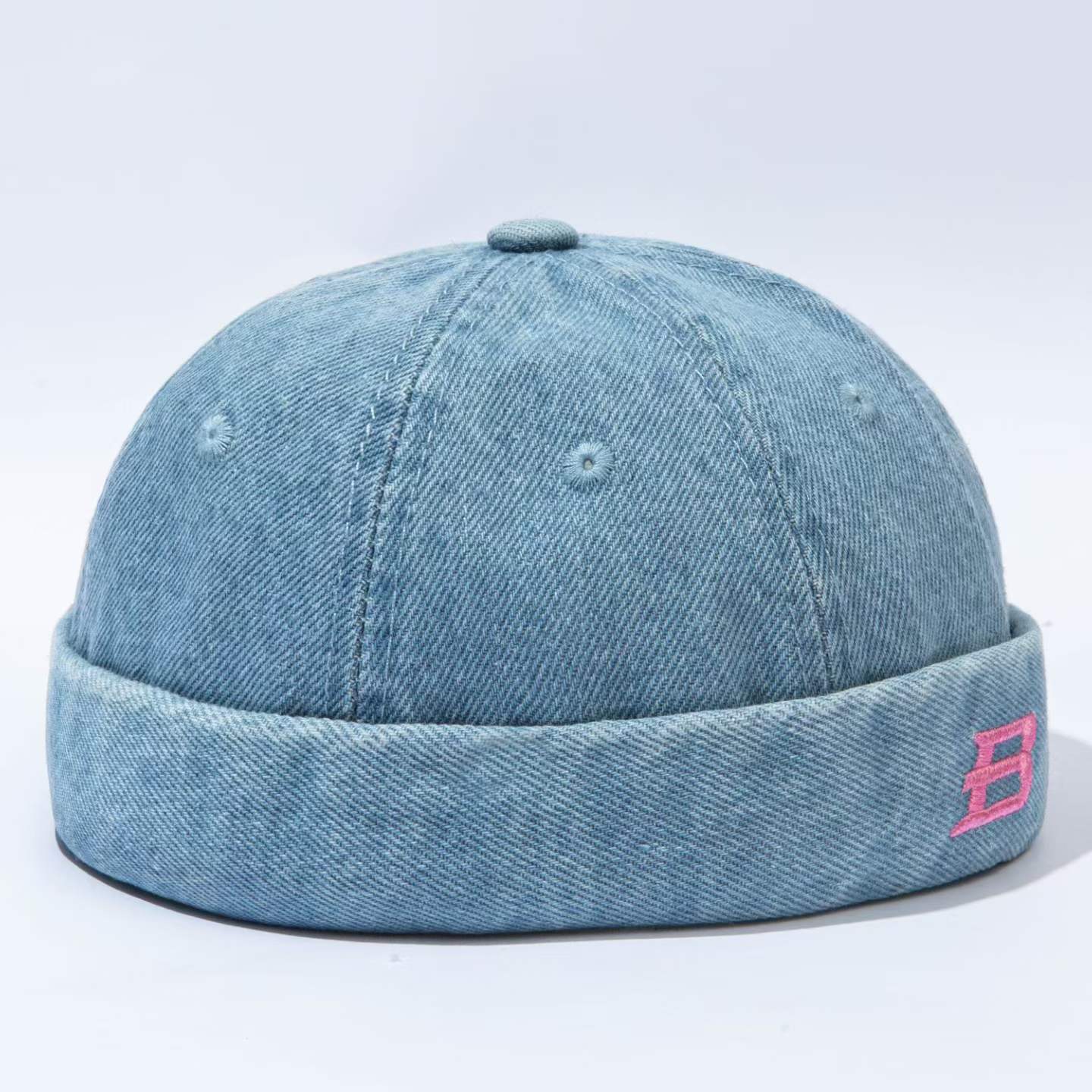 The Summer Men's And Women's Identical Letter B Embroidered Simple And Casual Style Master Hat Is Suitable For Outdoor Daily Shopping.