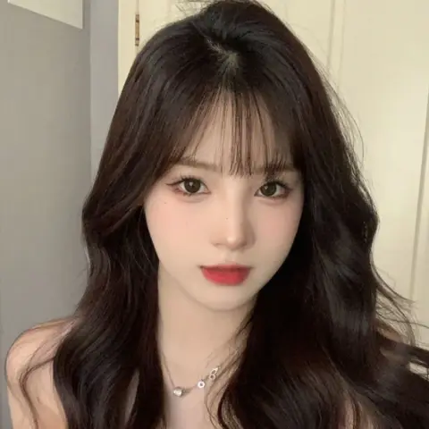 Hair Enhancement of Wigs Is Fluffy and One-piece Invisible