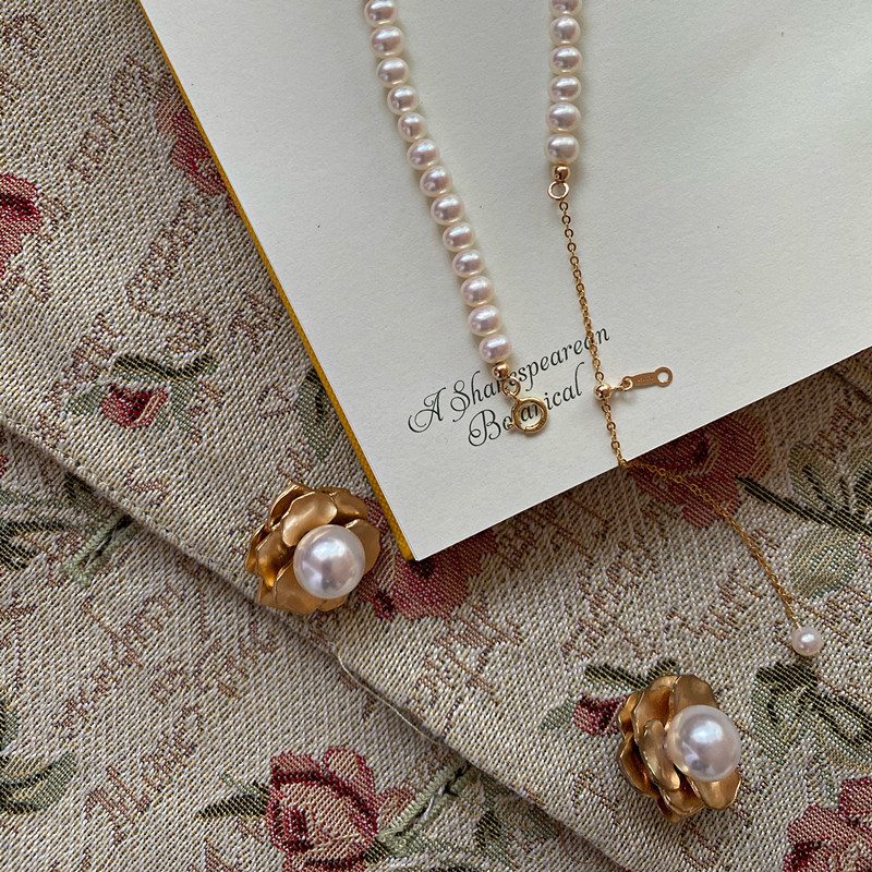 قلادة فضة إسترلينية بخرز لؤلؤ طبيعي يدوي الصنع