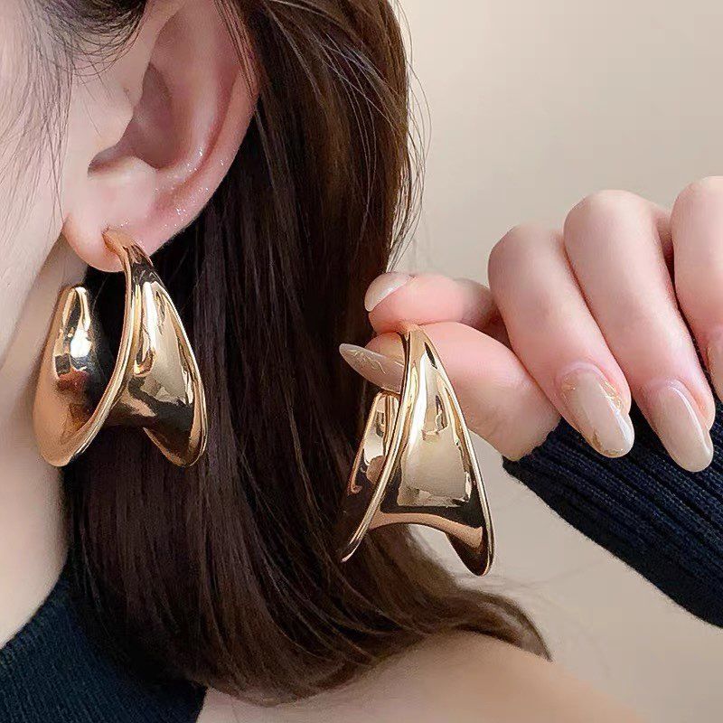 Bold Curved Surface Earrings, Light Luxury Minimalist Trendy Studs