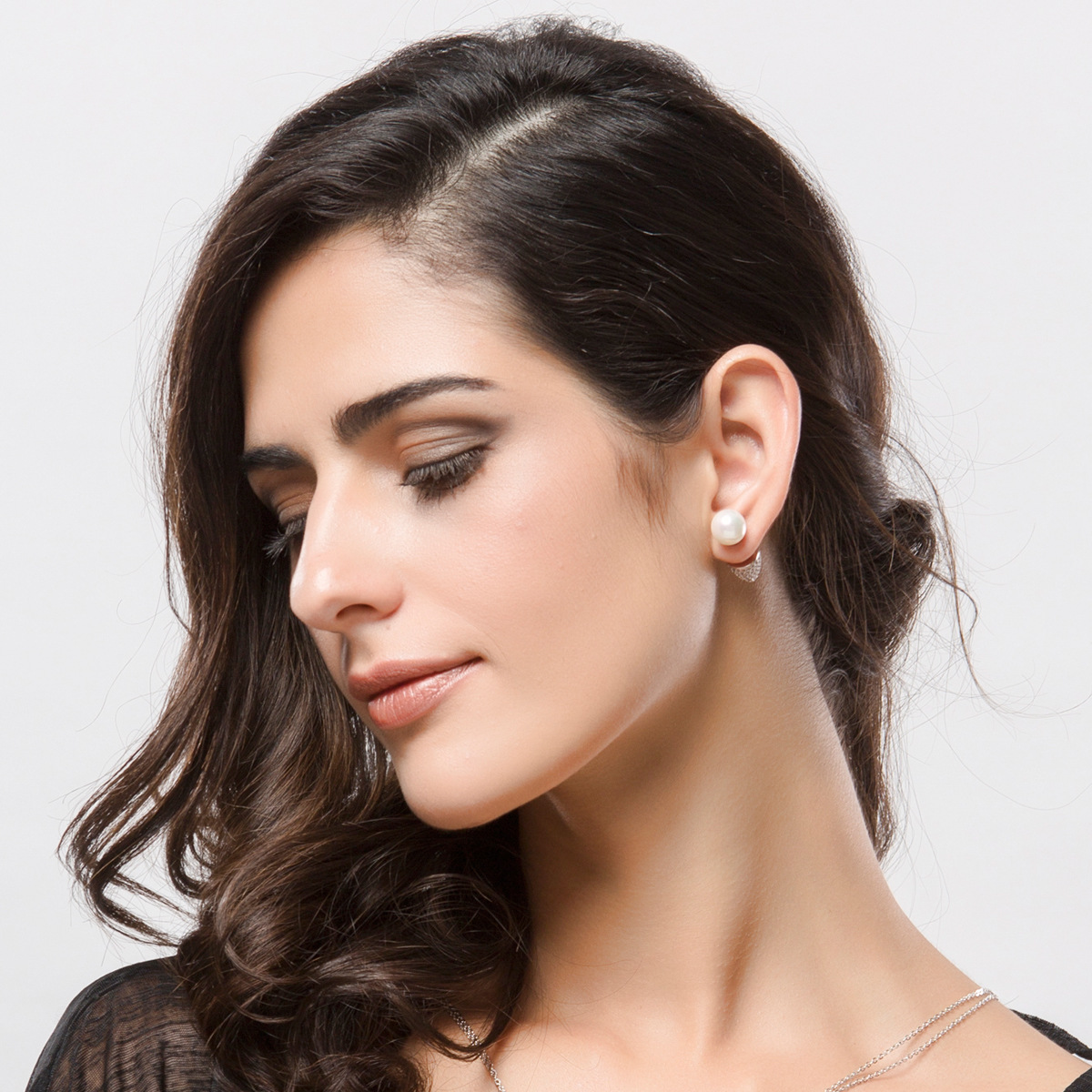 Fashion Front And Back With Pearl Ear Plugs