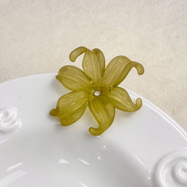 Matte Acrylic Curled Petal Iris Charms, Translucent Frosted Center-Drilled Spacers For DIY Vintage Hair Sticks, Earrings & Pendant Crafts.