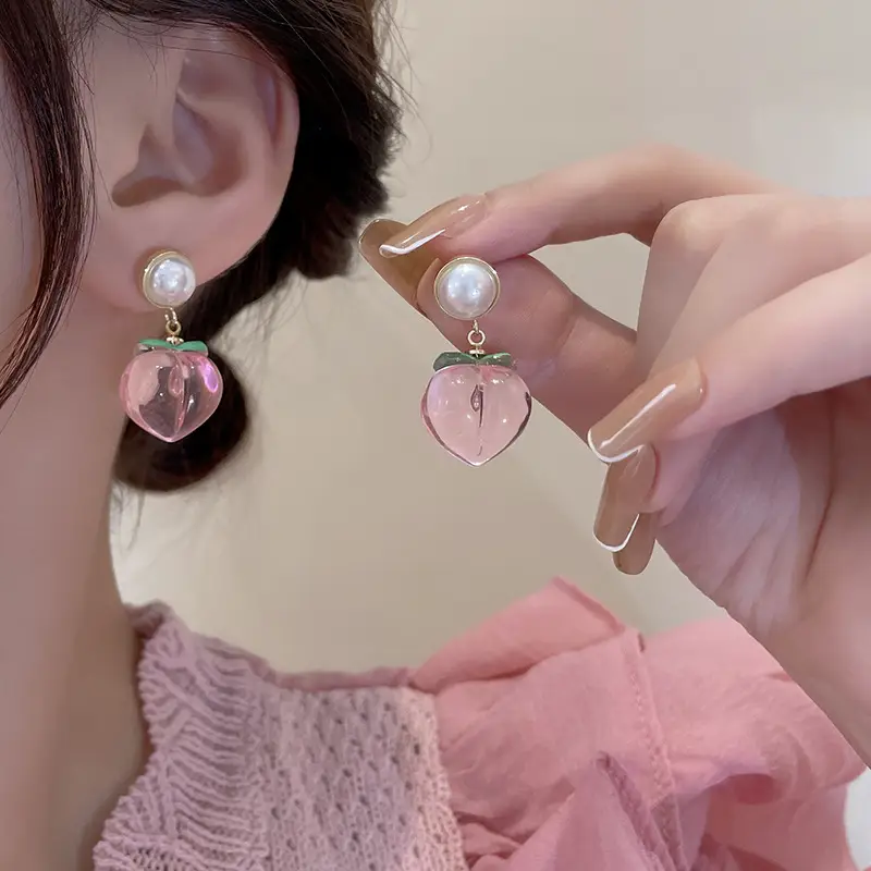 Women's Simple And Cute Silver Needle Peach Earrings
