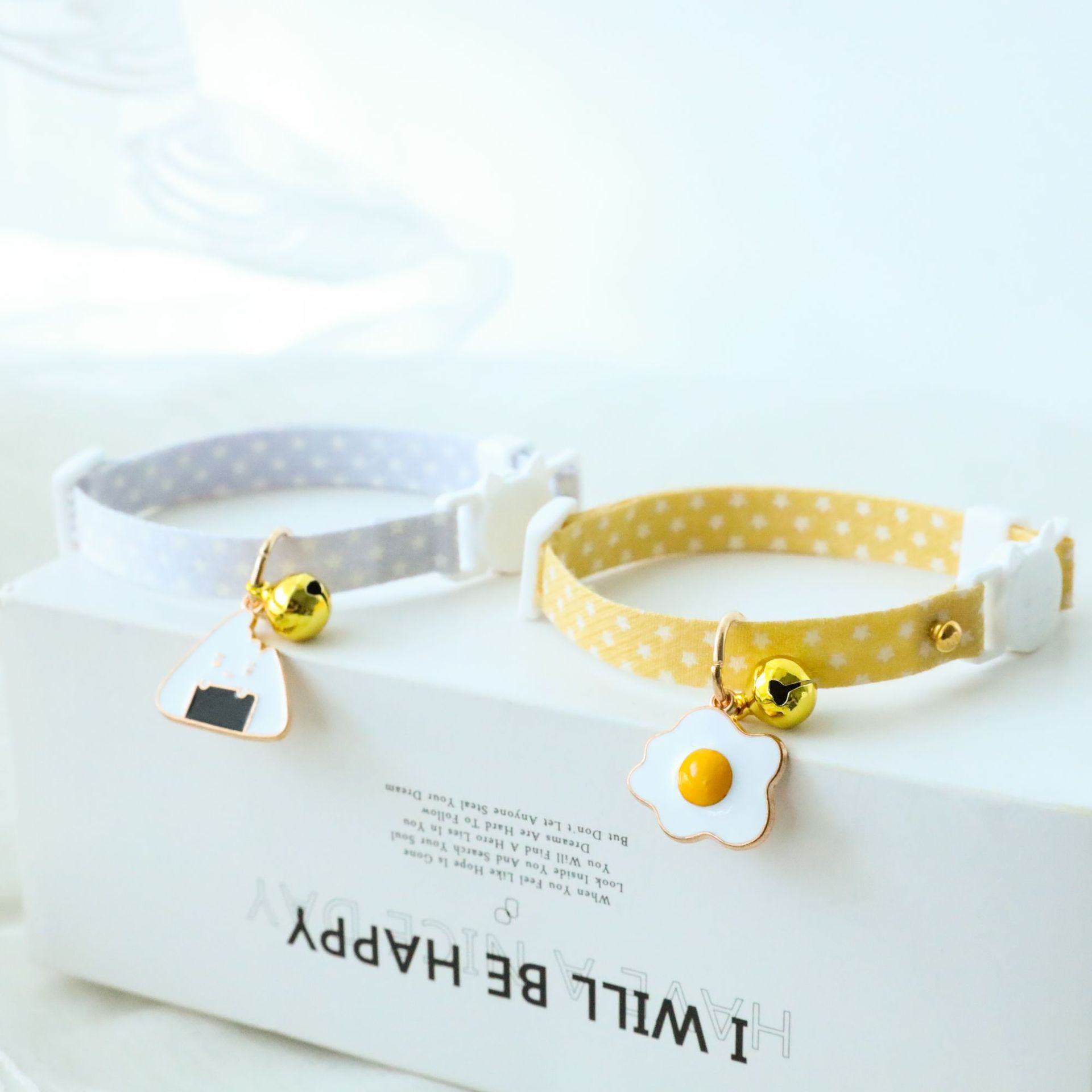 สร้อยคอแมวแบบแขวนรูปไข่และอะโวคาโด สีสันสดใส เพิ่มสไตล์สุดน่ารักให้กับสัตว์เลี้ยงของคุณ