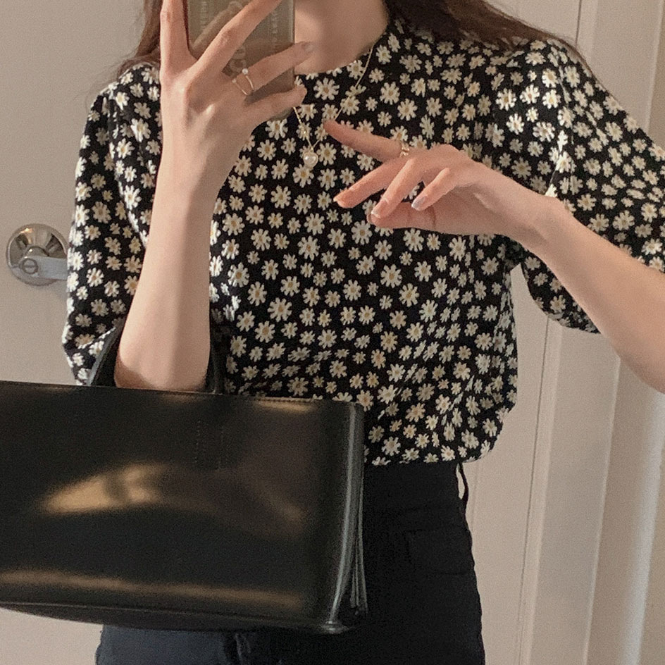 Age-reducing Cute Little Daisy Round Neck Puff Sleeve