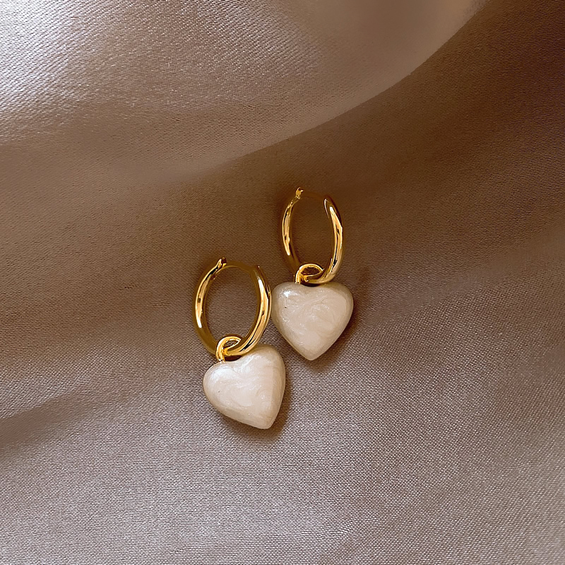 Trendy Women's Heart Love Earrings Design