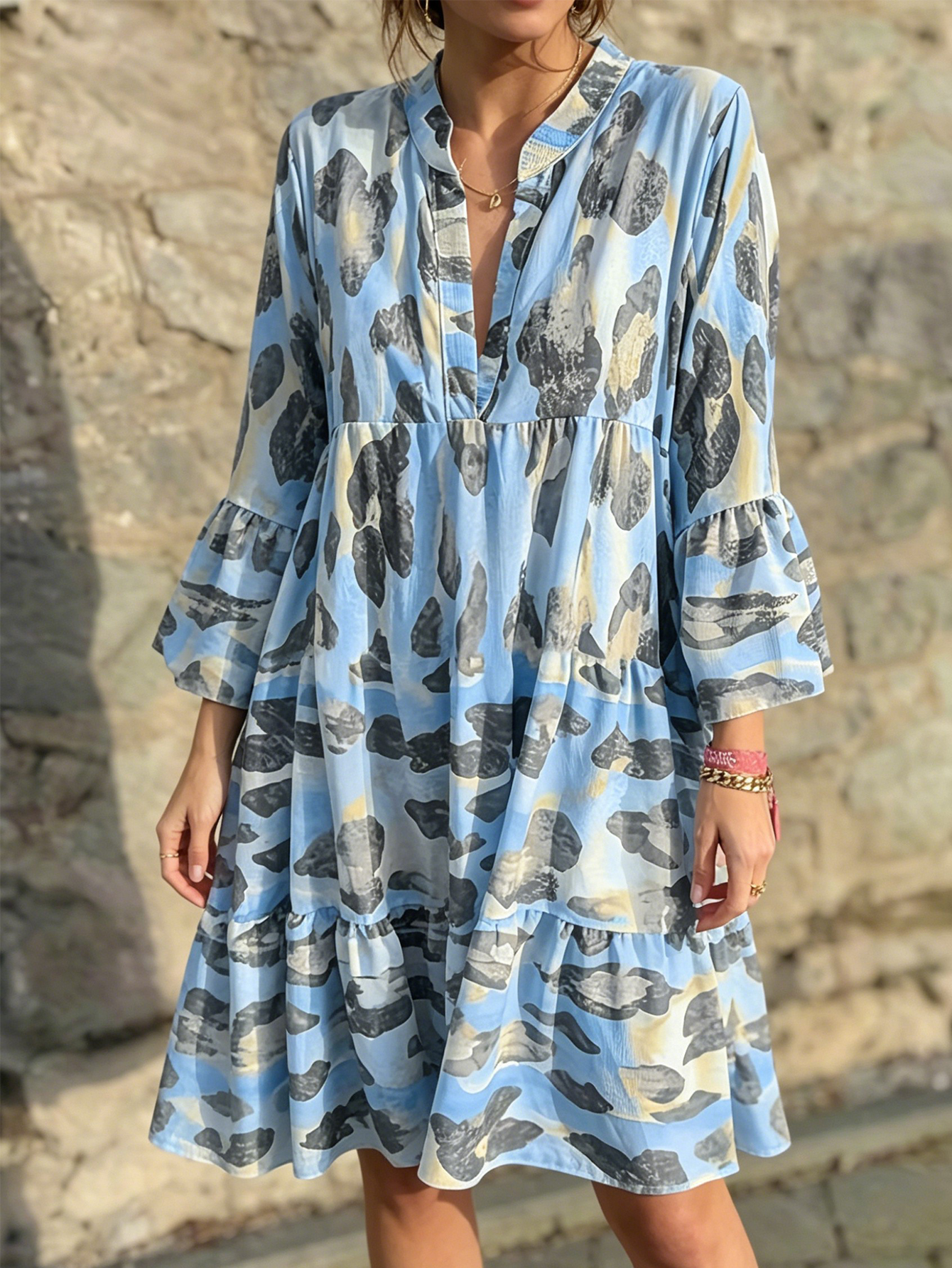 Women Abstract Print Stand Collar V Neck Flare Sleeve Tiered Loose Dress