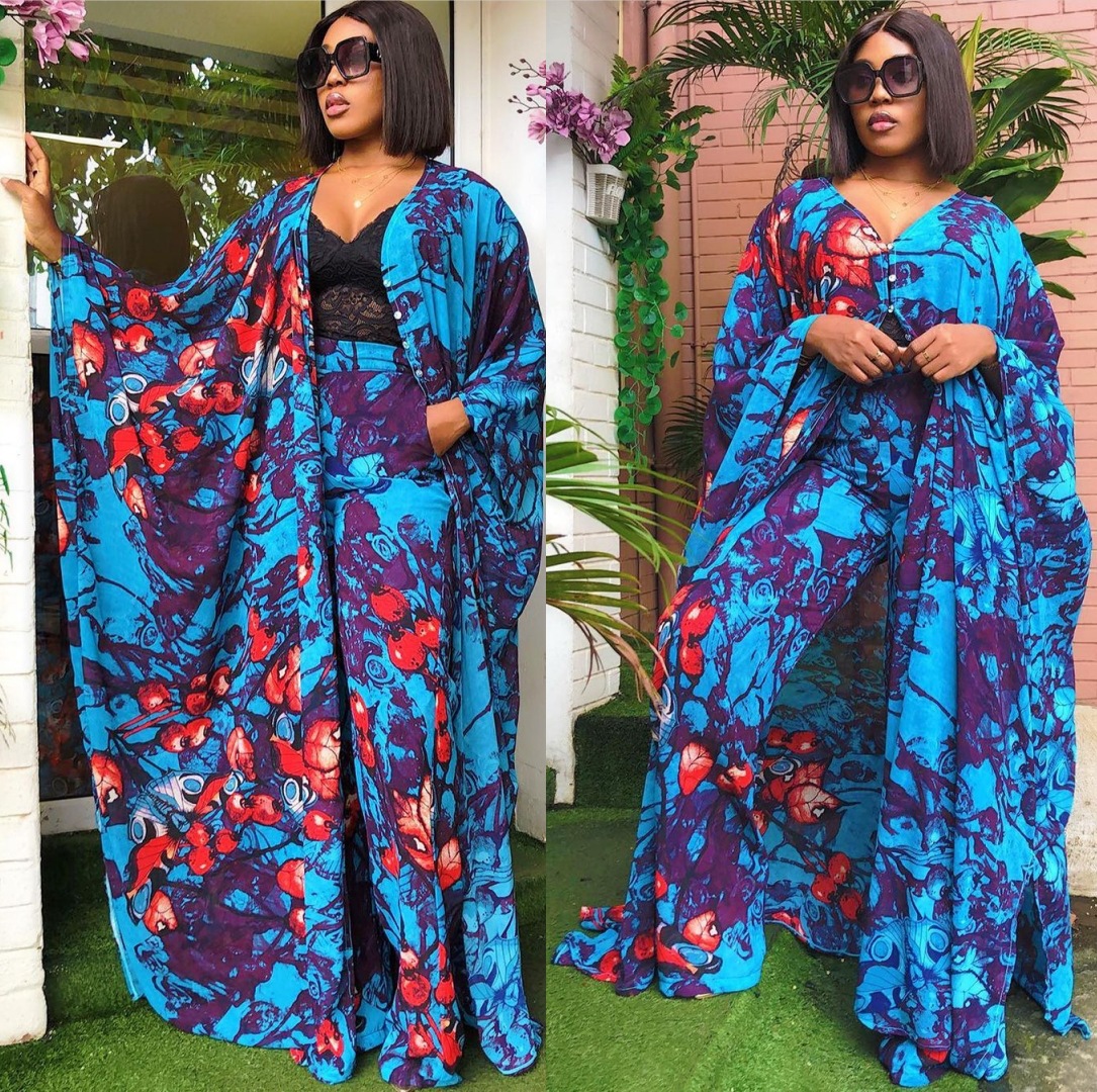 Ensemble robe et pantalon de couleur africaine
