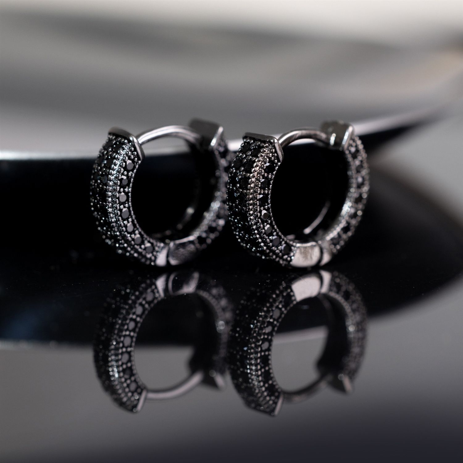 Full Rhinestone Hoop Earrings, 2026 Hot High-End European & American Hip Hop Classic Huggie Earrings, Personalized Circle Light Luxury Stud Jewelry Fo