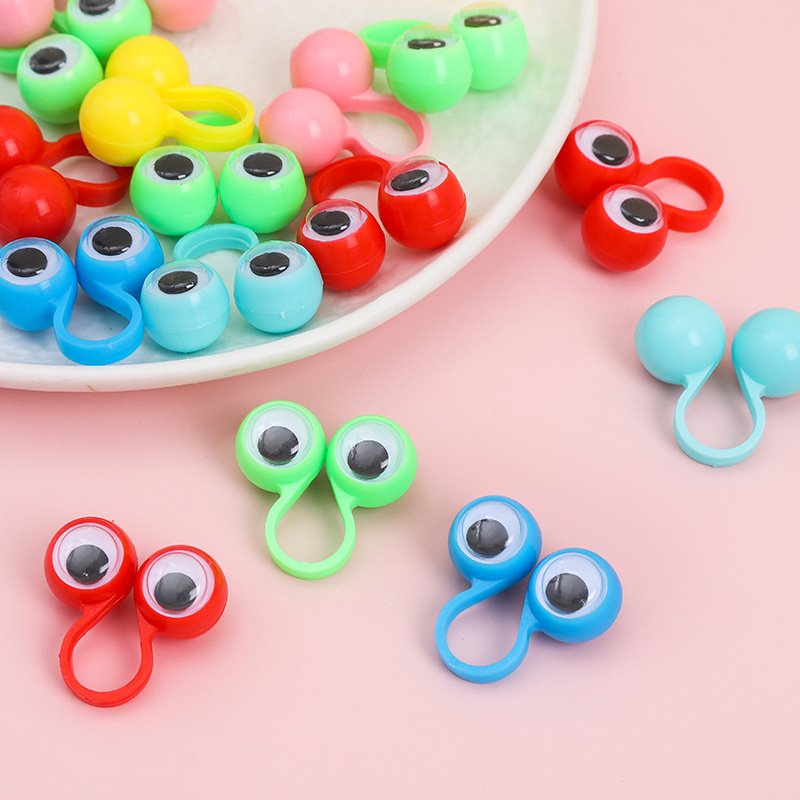 Halloween Trick Finger Plastic Moving Eye Ring Toy - Image 8