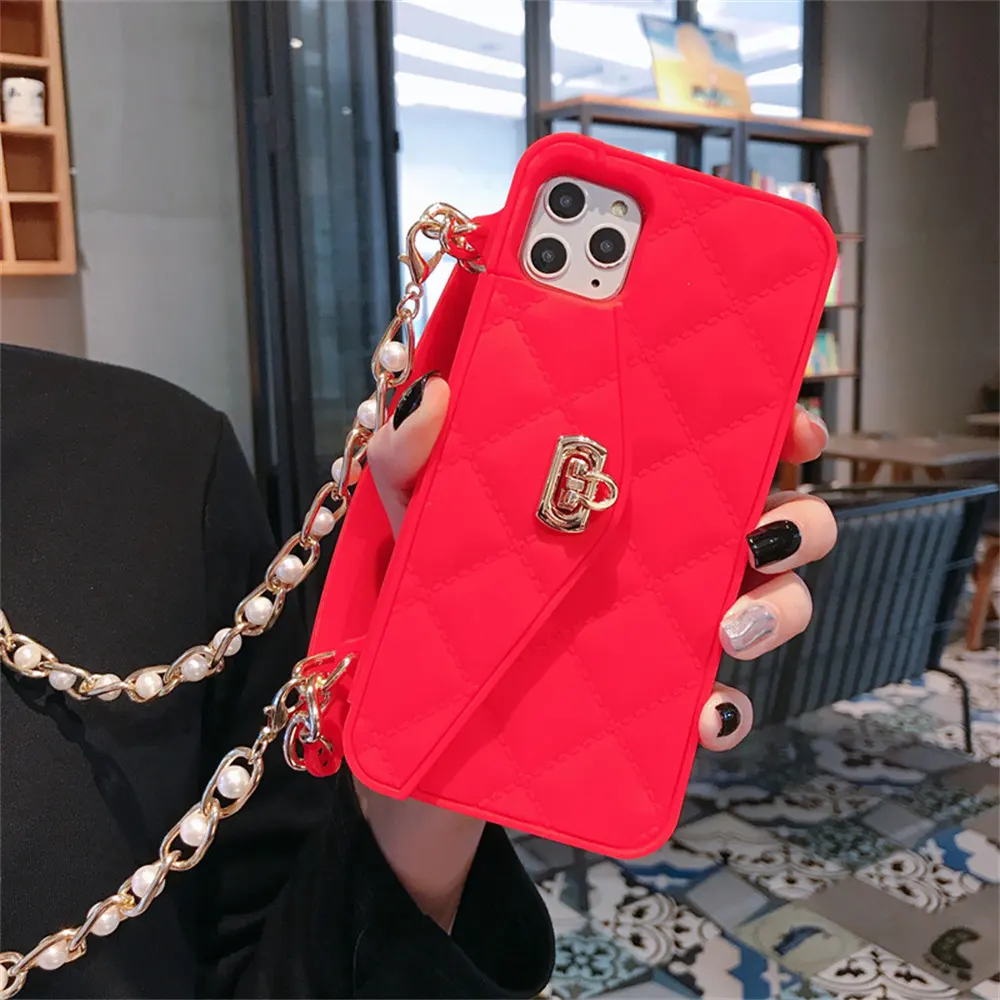 Fashionable Diagonal Chain Lanyard Silicone Phone Case