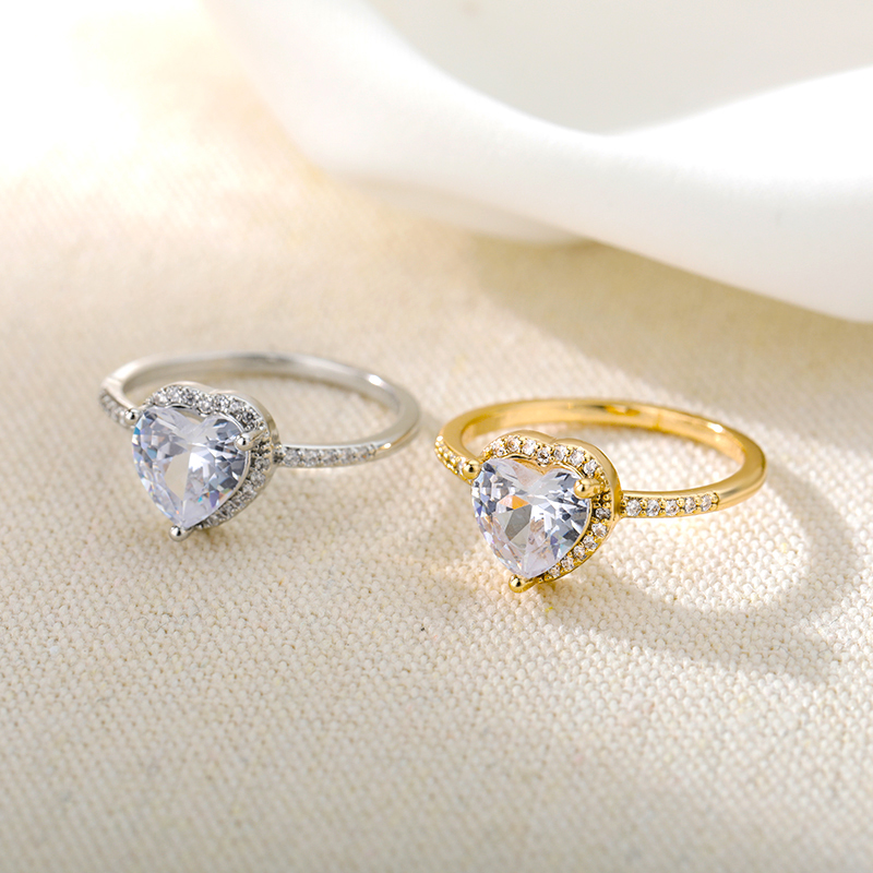 New Large Zircon Heart-shaped Ring For Ladies Wedding Gift