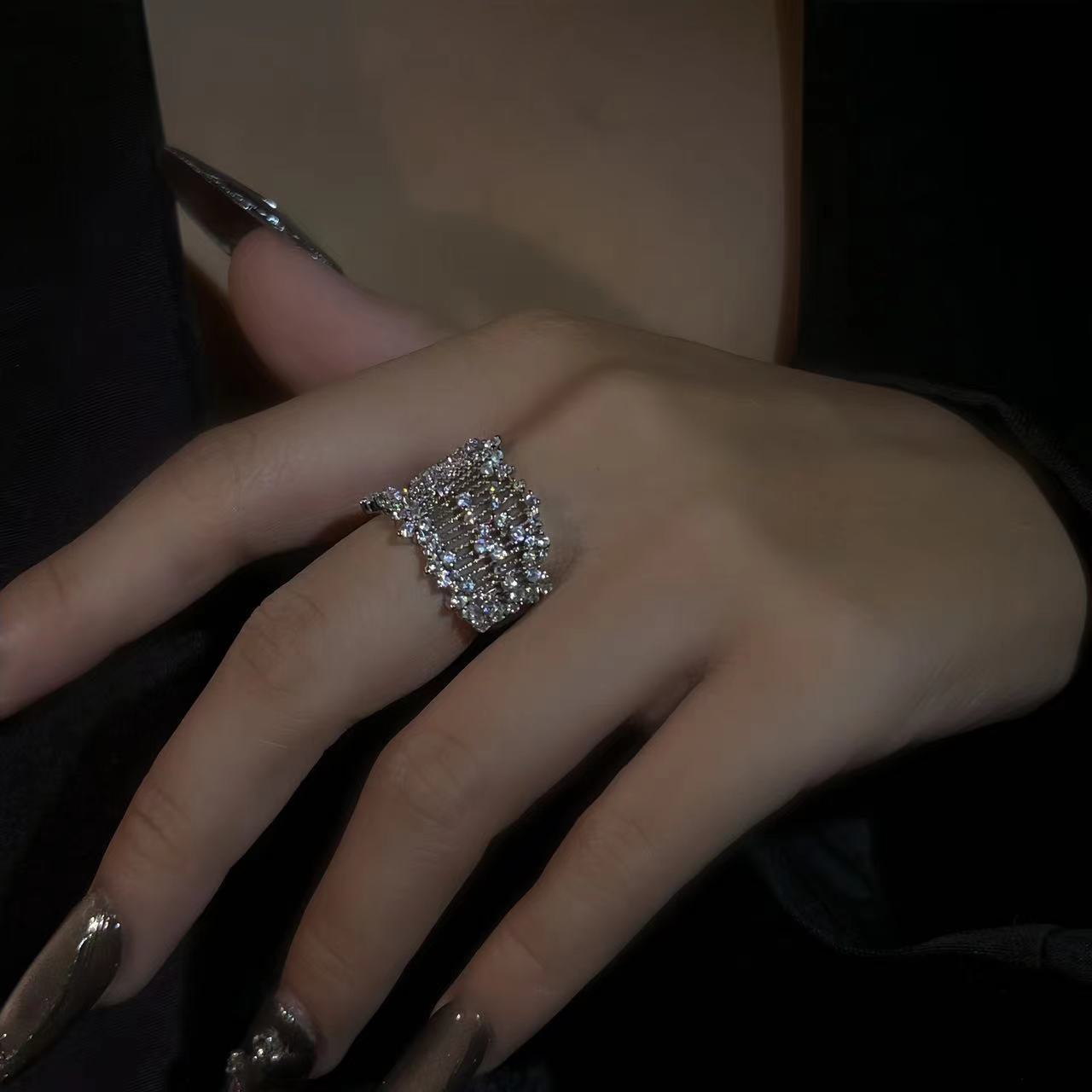 Light Fashion Starry Sky Ring, Niche Jewelry Design, Platinum Plated Copper Adjustable Open Ring