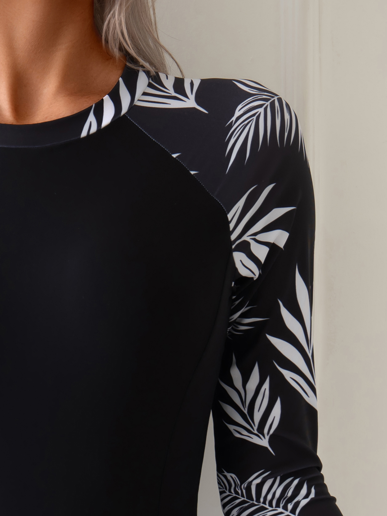 Women’s One Piece Guard Long Sleeve Full Body Surfing Swimsuit