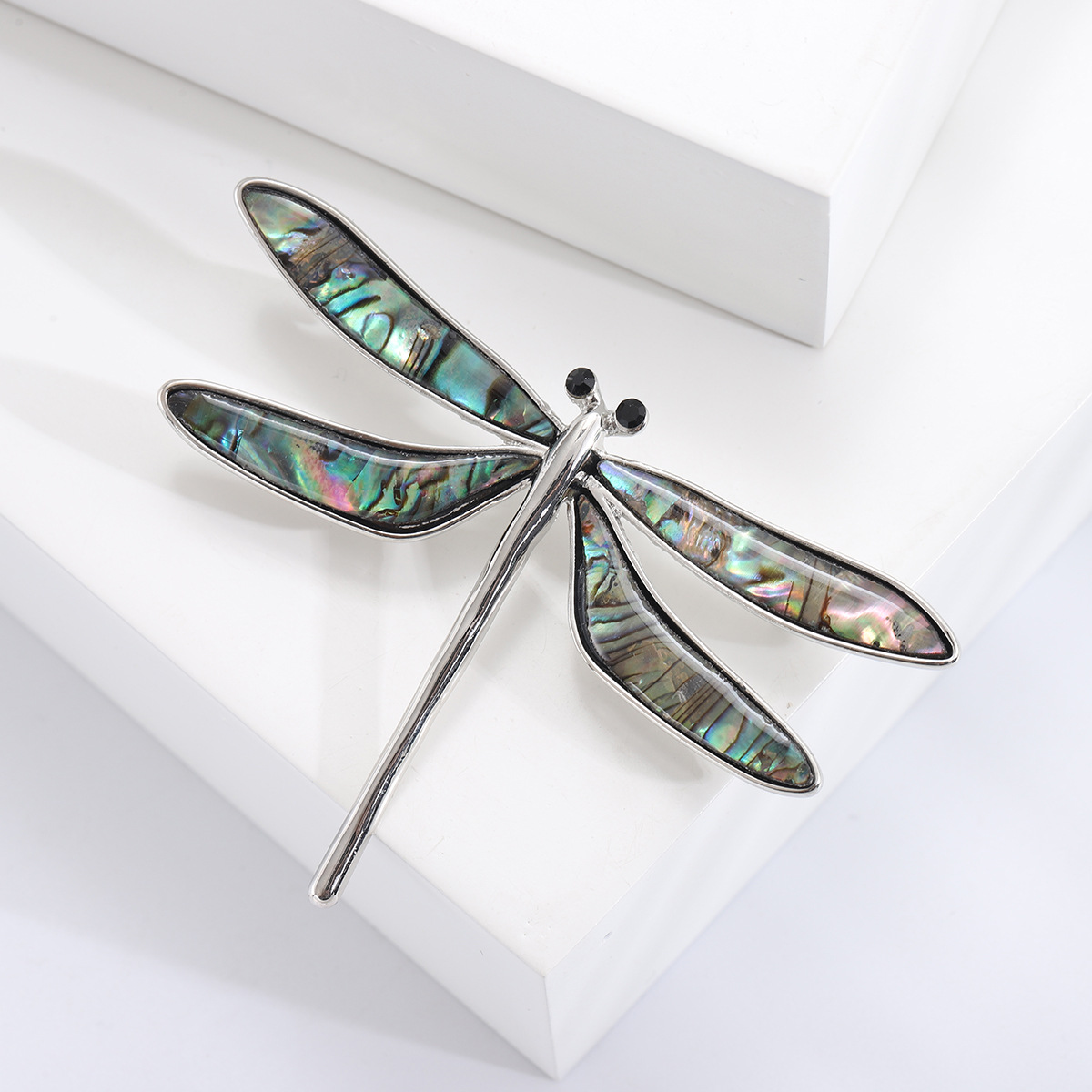 Title 1, Artistic Retro Alloy Emerald Dragonfly Breastpin