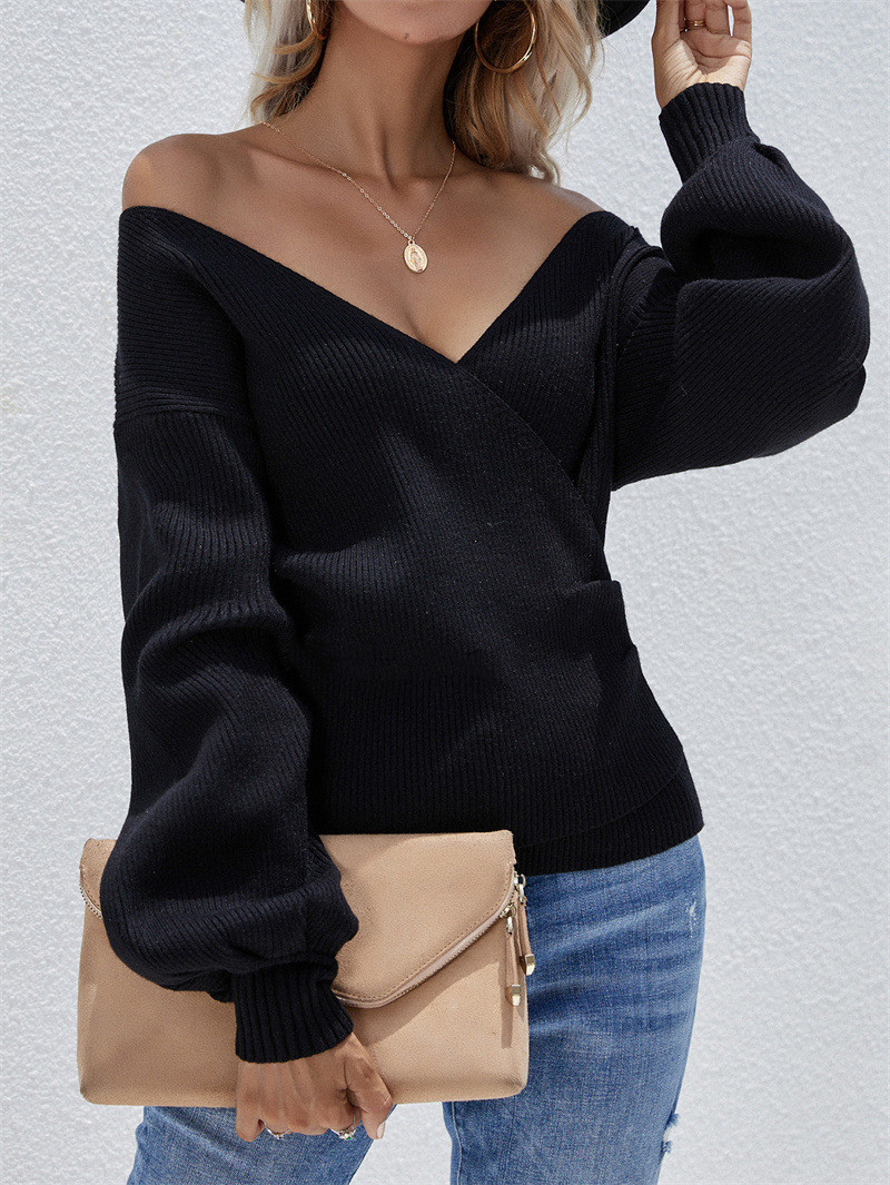 Title 7, Cross V-neck Solid Color Knit Sweater