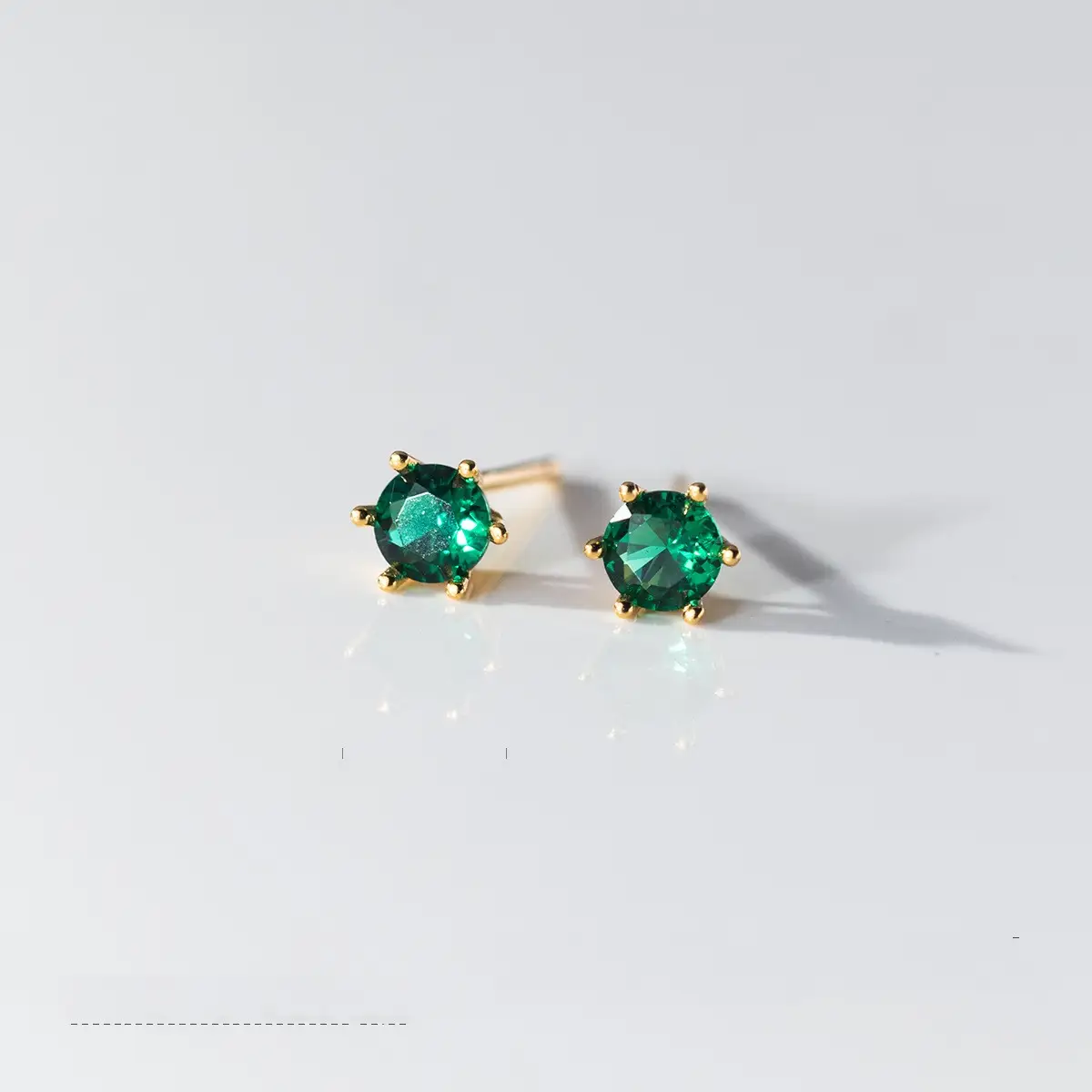 S925 Sterling Silver Six-claw Diamond Emerald Stud Earrings