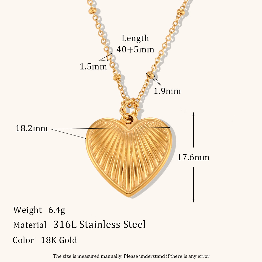 Title 5, Collana in oro 18K con pendente a cuore pesca a...