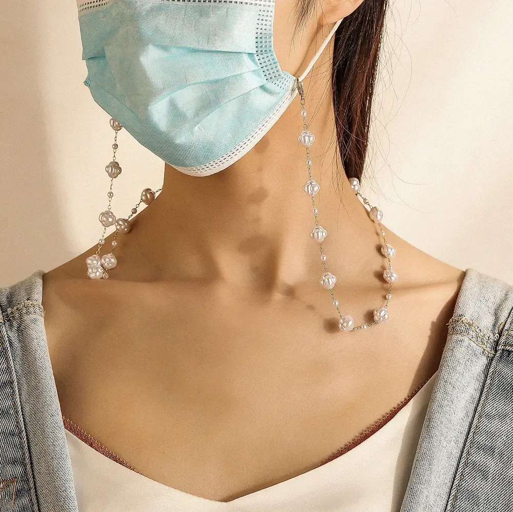 Simple Temperament Of Pearl Flower Mask Chain