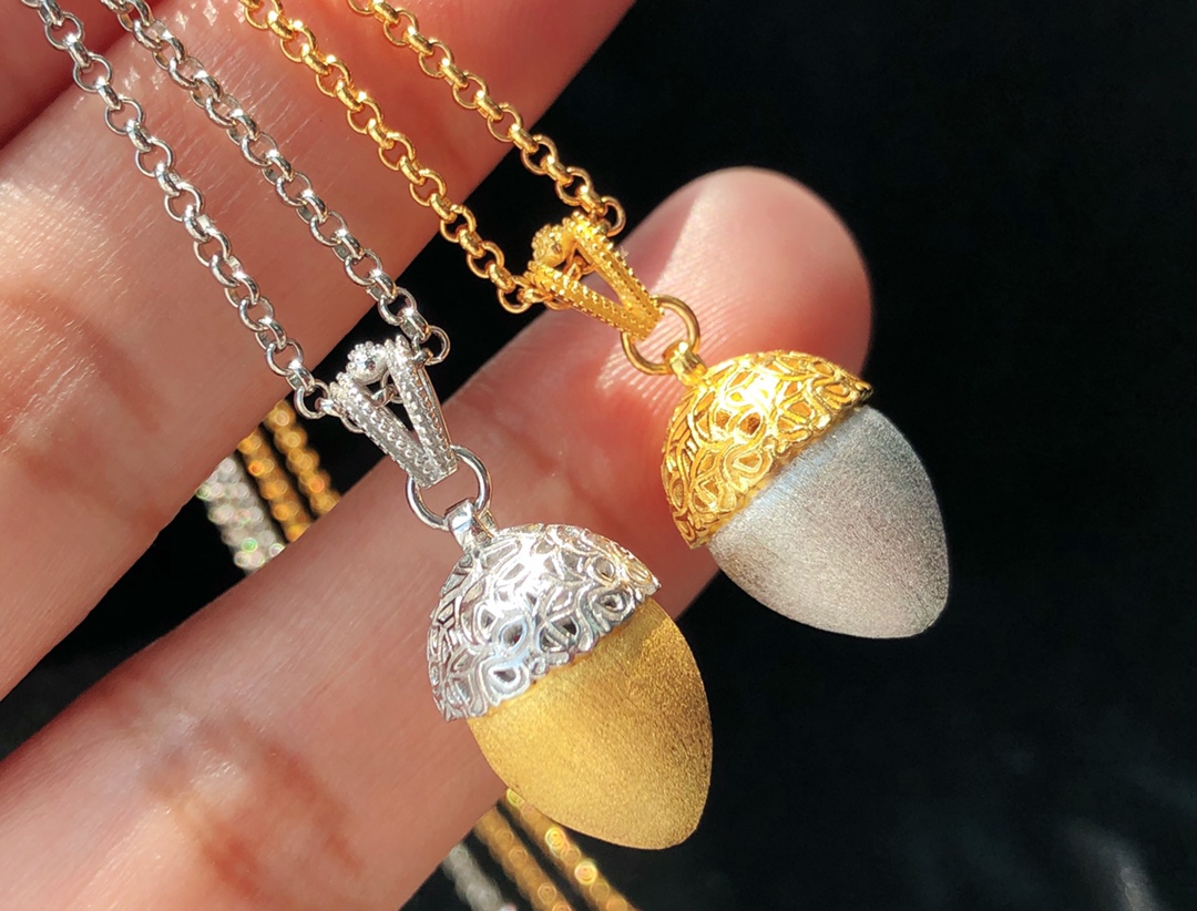 925 Silver Plated Acorn Pendant Necklace