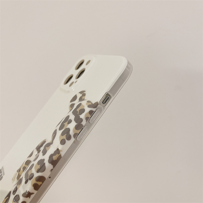 White Leopard Print 13 Mobile Phone Case - Image 4