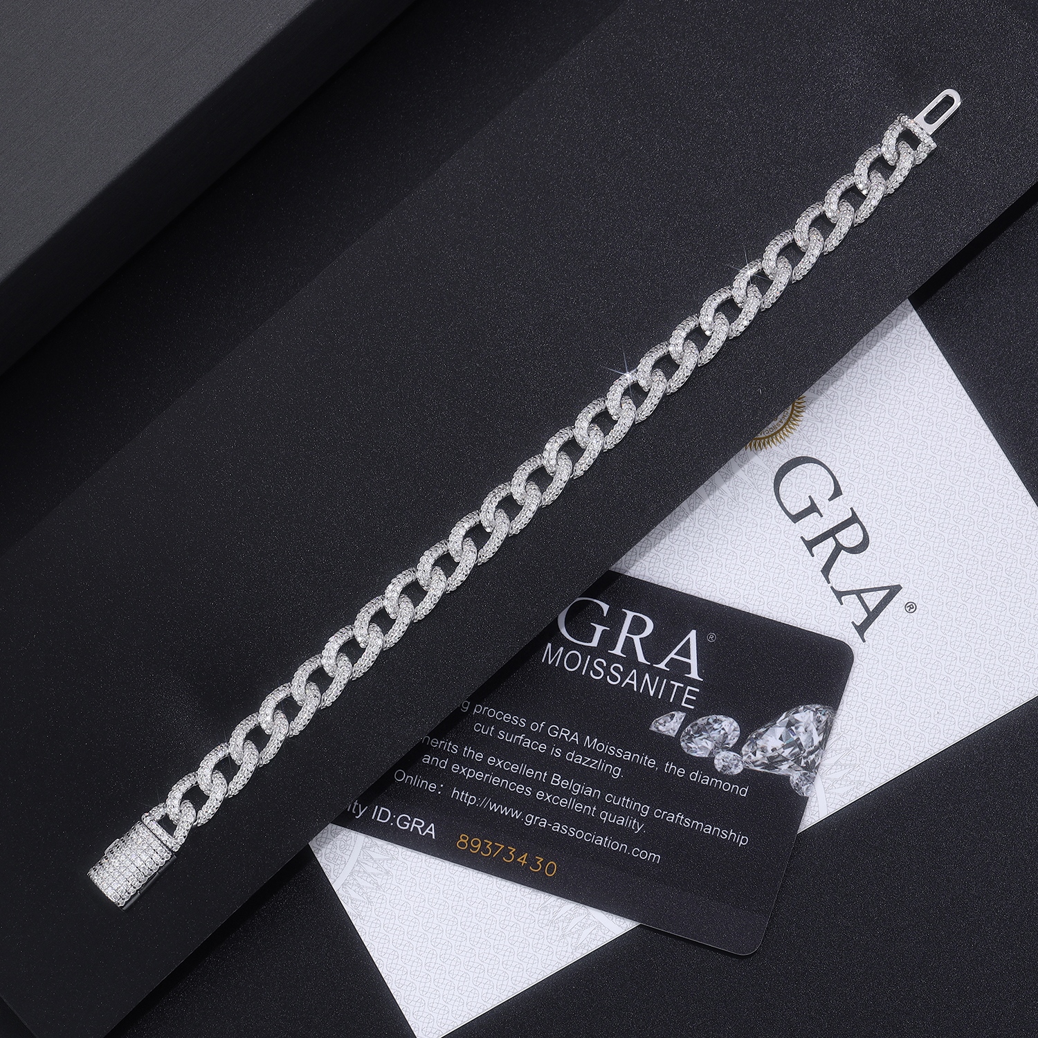 Set With Top-quality Moissanite, This Luxurious And Fashionable Light Luxury Jewelry Silver Bracelet Is Made Of S925 Silver Electroplated With Platinum