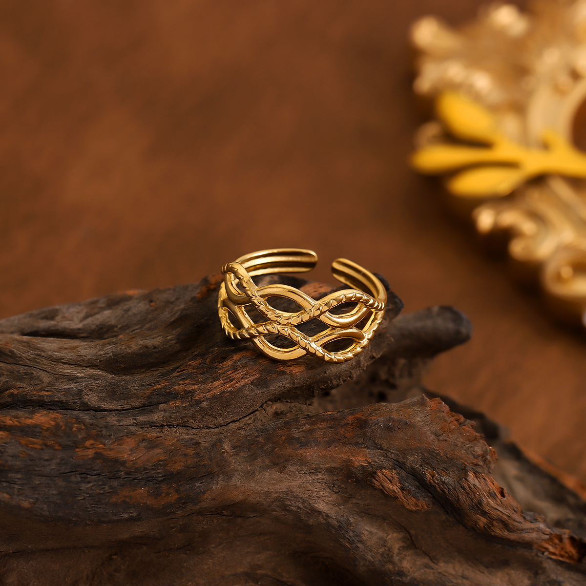 Bold Wide Band Clover Open Ring, Stainless Steel Leaf Ring, Minimalist Niche Design thumbnail 4