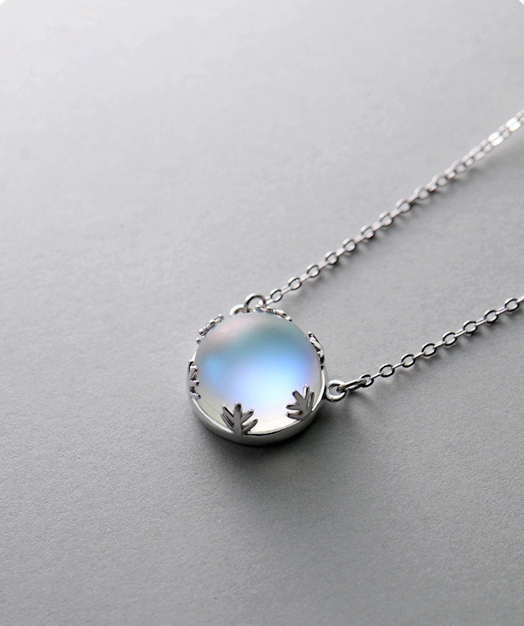 Moonstone Necklace Women's Simple And Sweet Wind Blue Gradient Round Sterling Silver Clavicle Chain