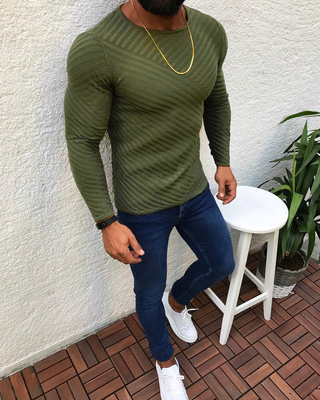 Men's round neck solid color sweater fashion long sweater