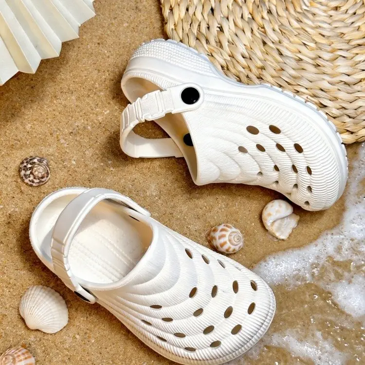 2026 Summer Kids Garden Clogs, Thick Sole Non-slip Closed Toe Sandals, Outdoor Beach Slippers For Boys And Girls Big Kids