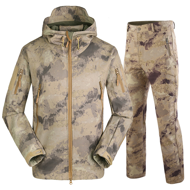 Title 10, Tarnanzug aus wattierter Jacke und Hose