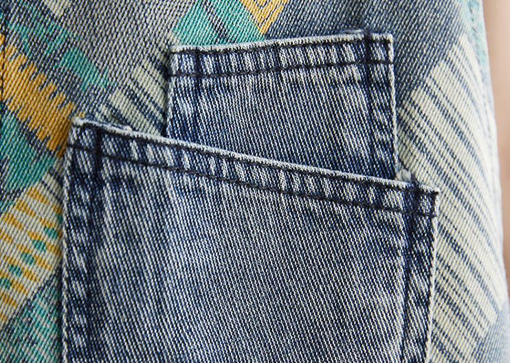 Title 8, Macacão jeans estampado retrô literário plus si...