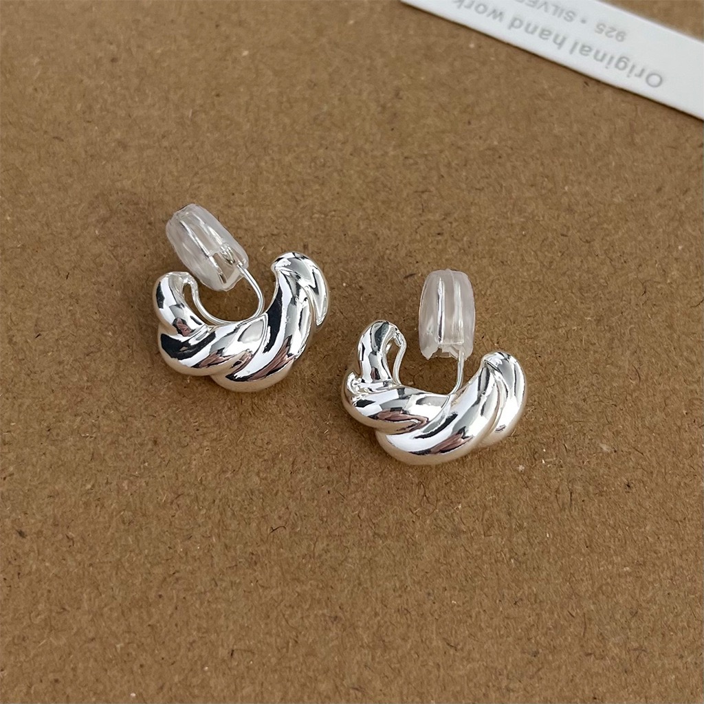 Minimalist Niche Pearl Ear Clips For Women Geometric Liquid Metal No Piercing