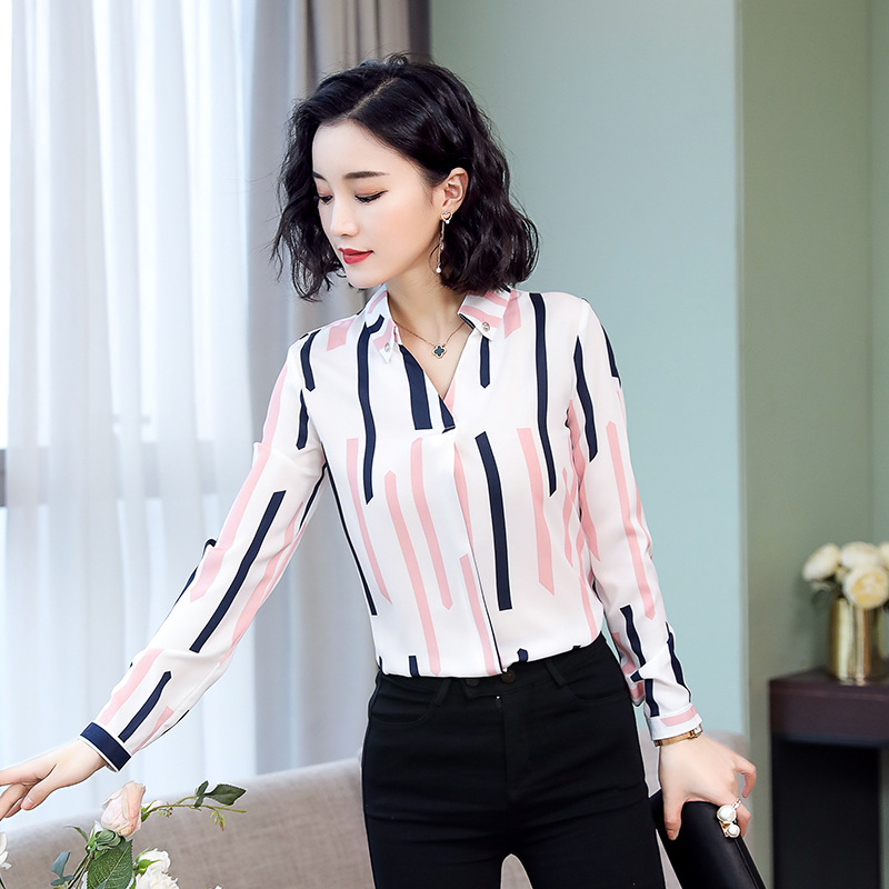 Long-sleeved Printed Chiffon Shirt Women's Spring New V-neck Floral Top