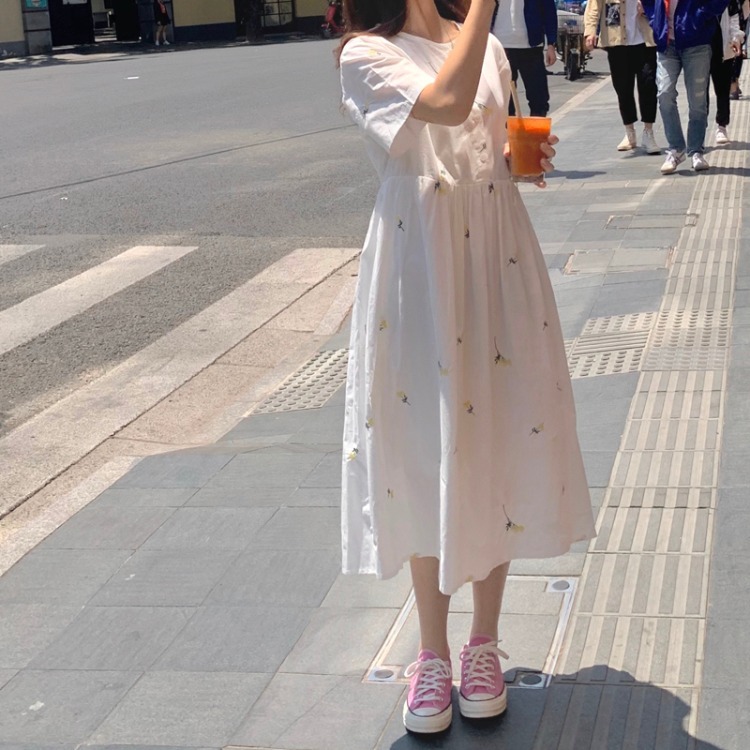 Little Yellow Flower Embroidery Literary Small