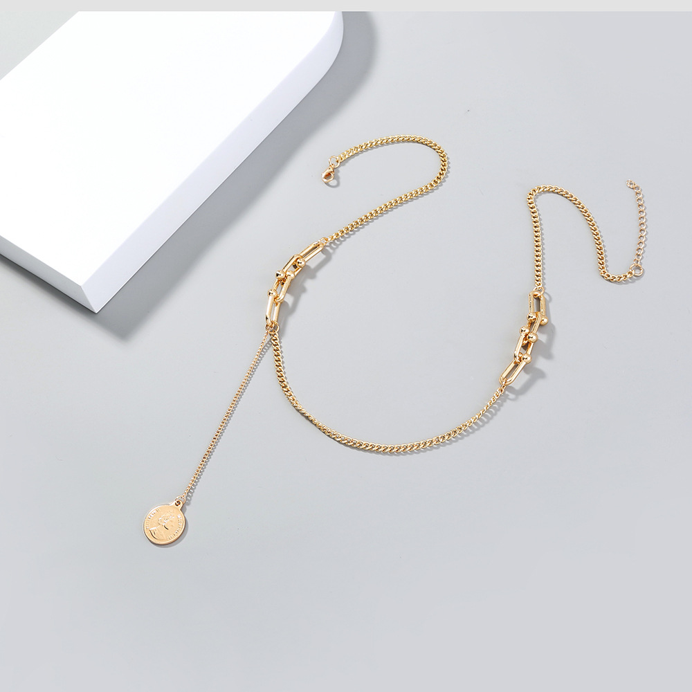 Simple And Versatile Character Round Necklace