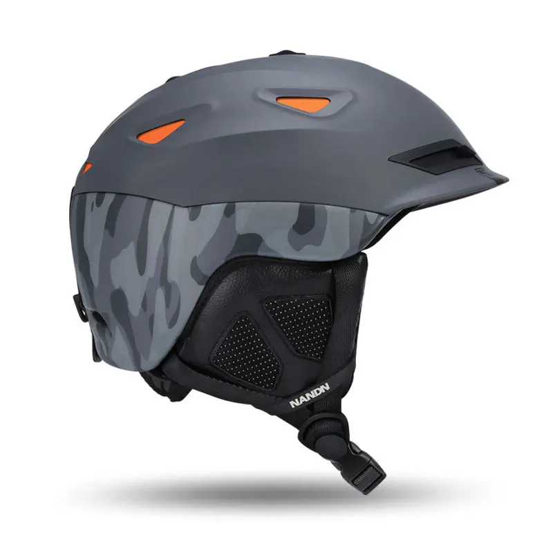 Fashionable and Simple Ski Helmet Sports Equipment
