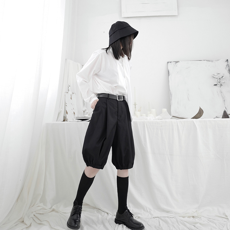 Dark Niche Shorts With Elasticated Feet