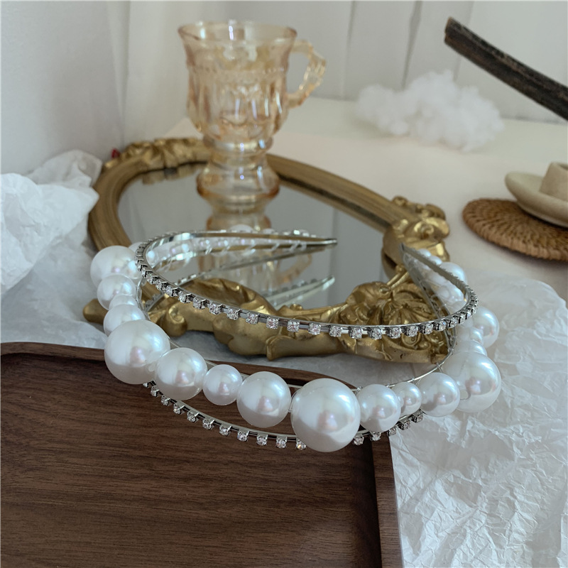 Title 7, Vintage Sweet White Pearl Hairpin Headband