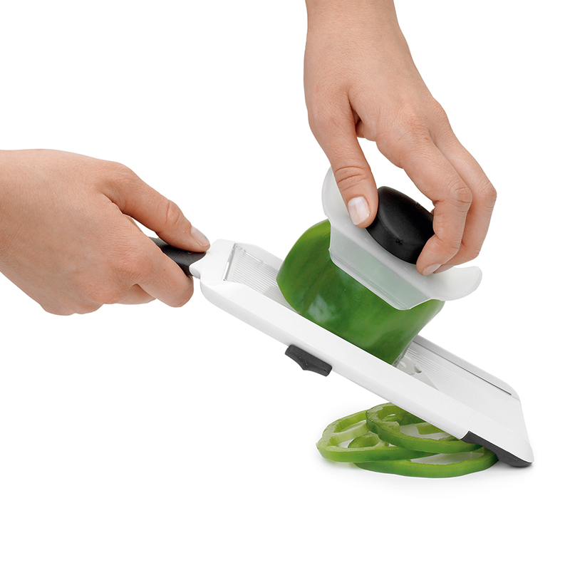 Title 6, Multifunctional handheld slicer