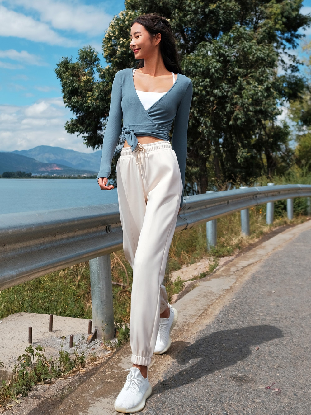 ملابس رياضية بأكمام طويلة قابلة للارتداء على ناصية الرقبة لموسمي الخريف والشتاء