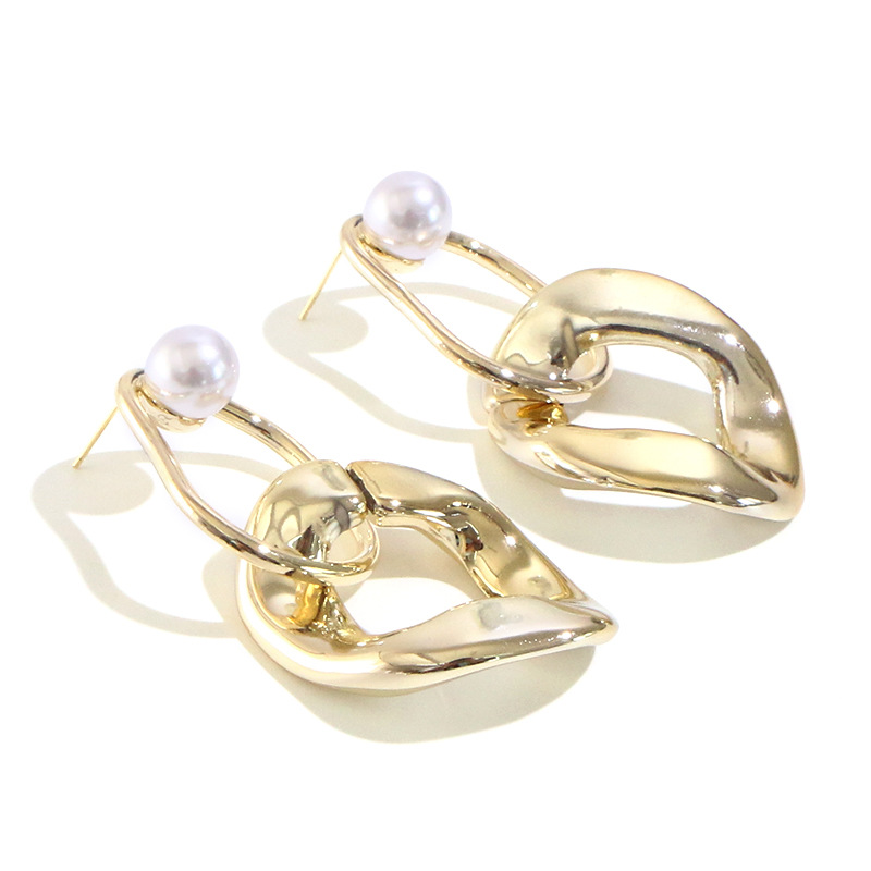 Frosty Wind Irregular Round Earrings