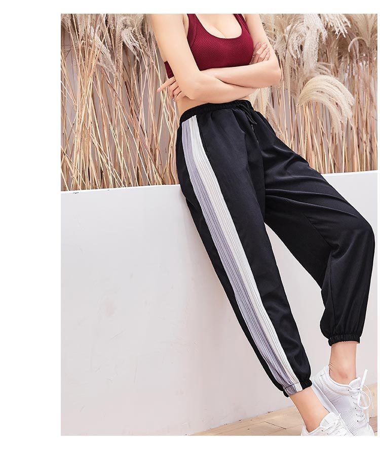 Title 7, Damen Sweatpants mit Farbkontrast und Crinkle-E...