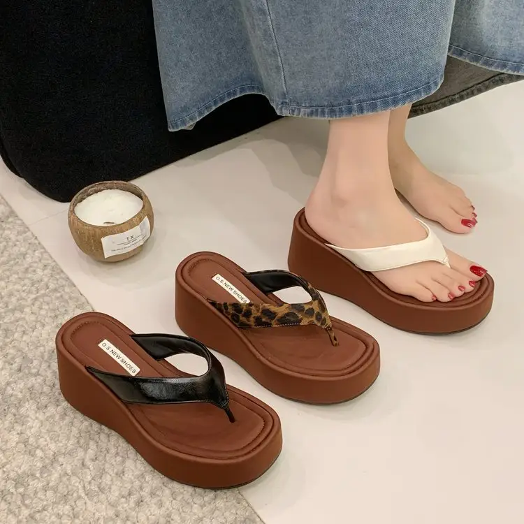 Women's Leopard Print Flip Flops