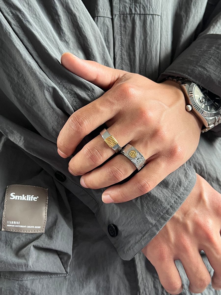 Title 3, Premium Ring Zwart Vintage Eenvoud